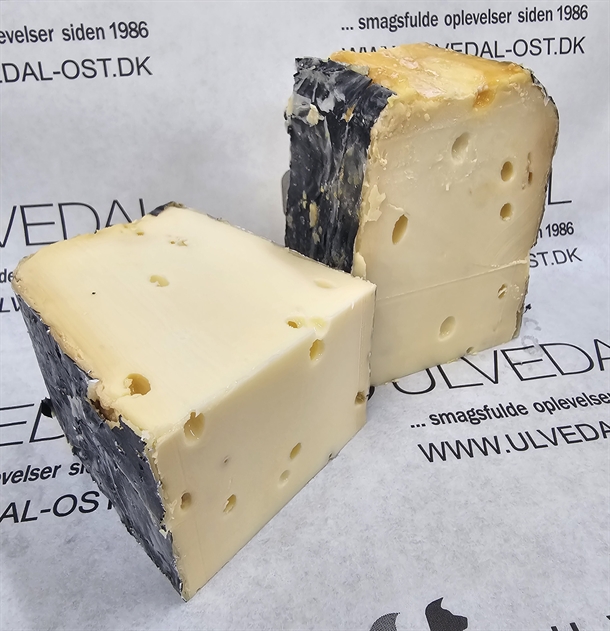 Ulvedal Gammelost 45+ 1/4 ost 2 KG